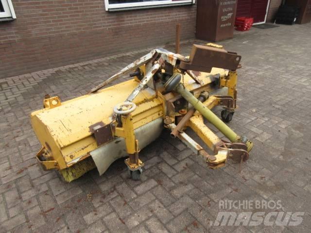 Riko M700 Kita kelių ir sniego technika