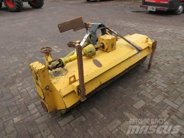 Riko M700 Kita kelių ir sniego technika