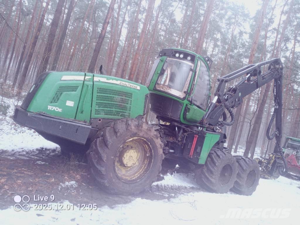 John Deere 1170 E Miško technika (Harvesteriai)
