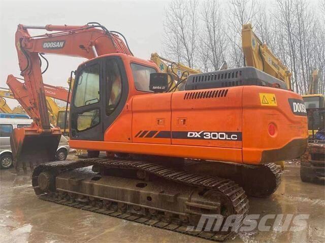 Doosan DX300 Vikšriniai ekskavatoriai