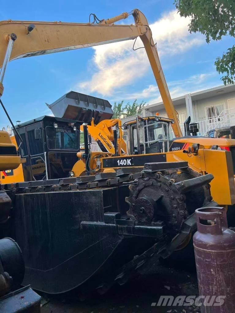 CAT 320 B L Amfibiniai ekskavatoriai
