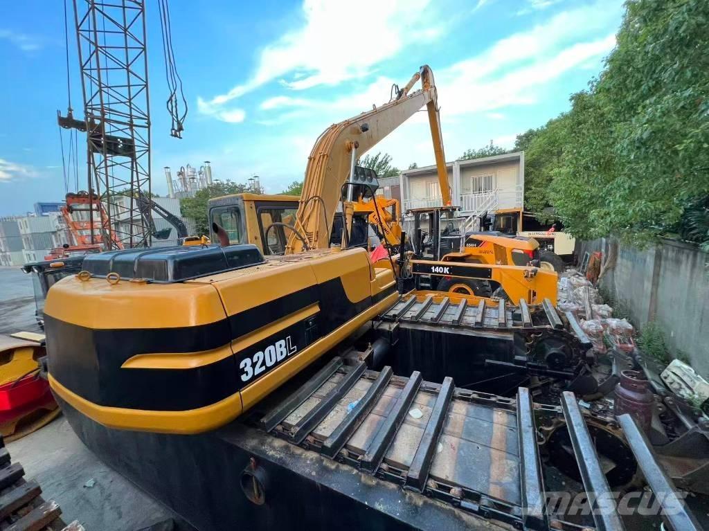 CAT 320 B L Amfibiniai ekskavatoriai