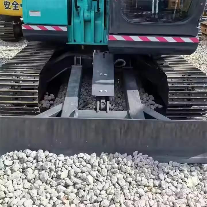 Kobelco SK200 Vikšriniai ekskavatoriai