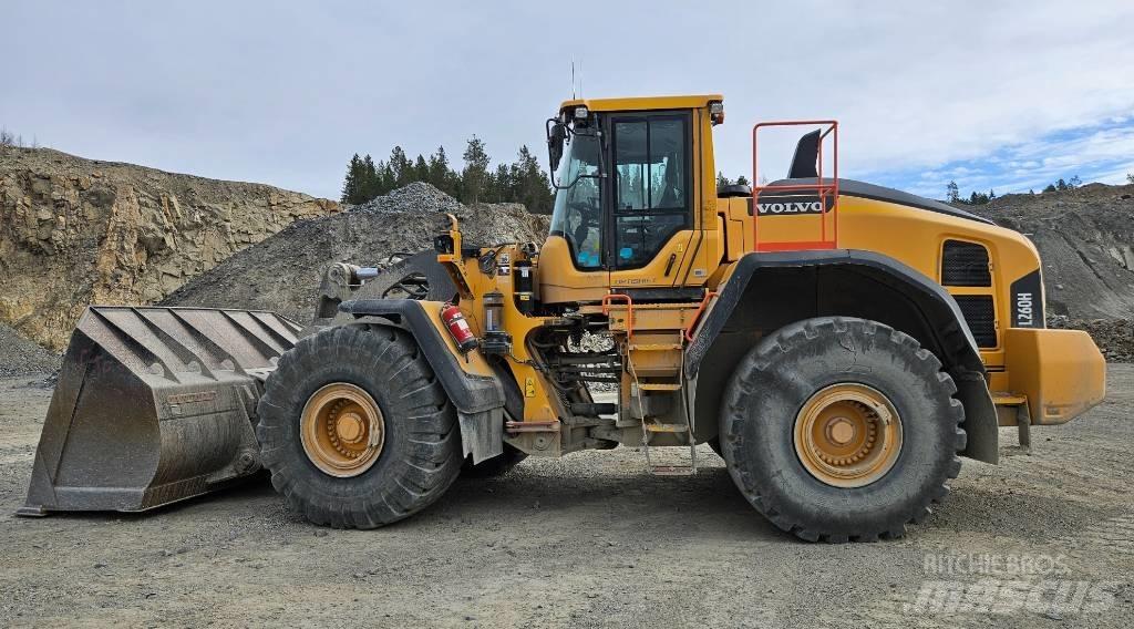 Volvo L 260 H Naudoti ratiniai krautuvai