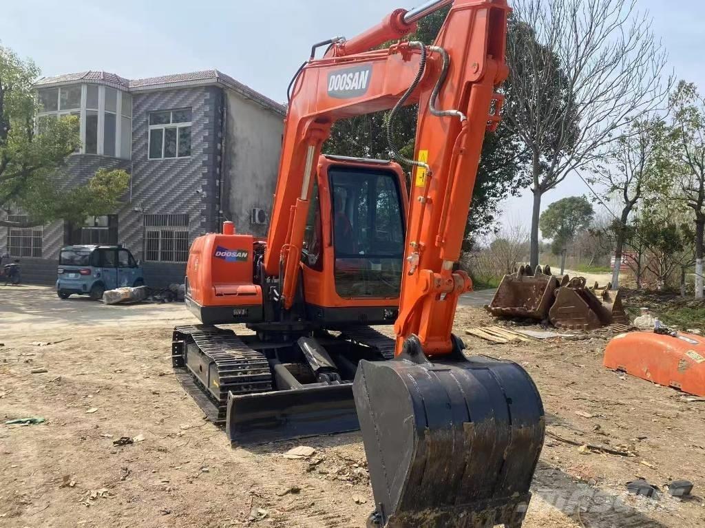 Doosan DX 75-9 C Vidutinės galios ekskavatoriai 7-12 t