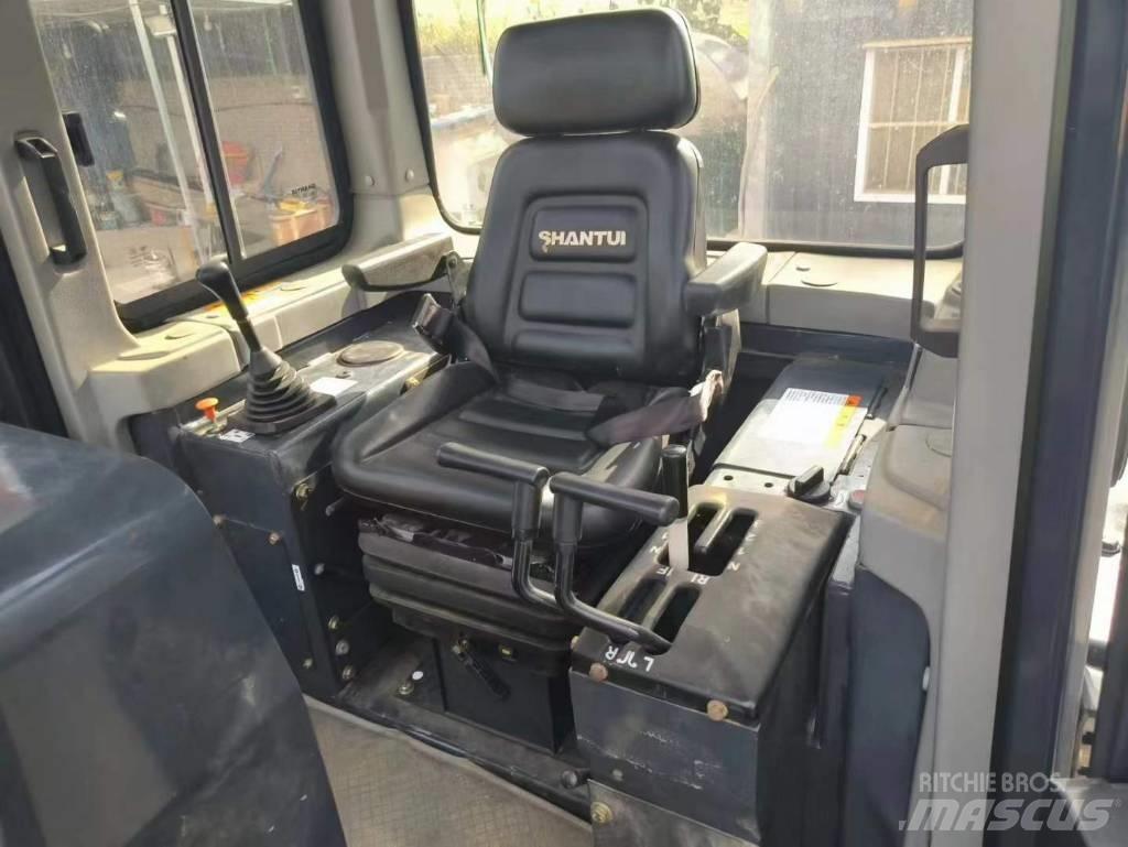 Shantui SD 16 Vikšriniai buldozeriai