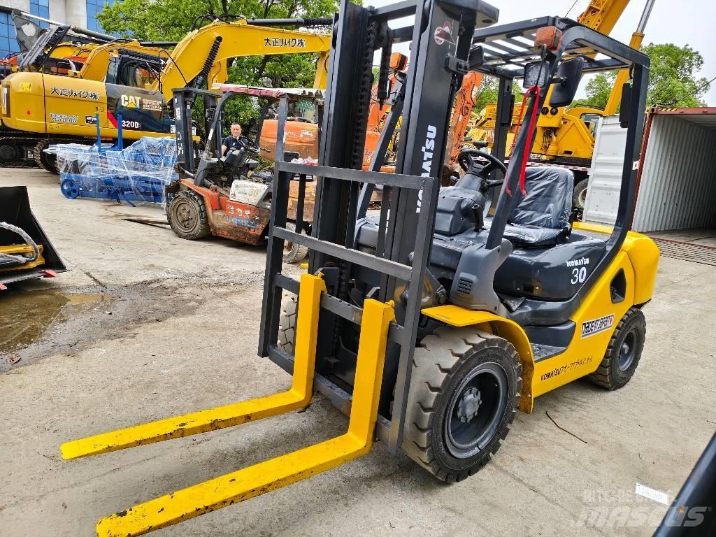 Komatsu FD 30 T-16 Dyzeliniai krautuvai
