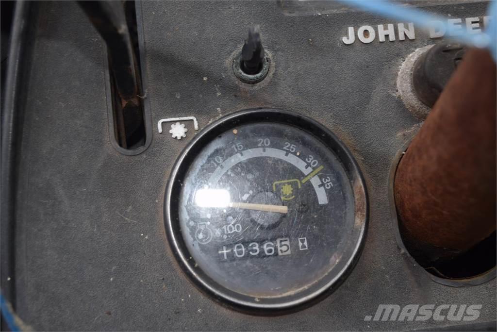 John Deere 755 Traktoriai