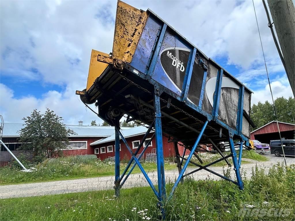 Pellon Täyttöpöytä Kiti galvijų priežiūros įrengimai