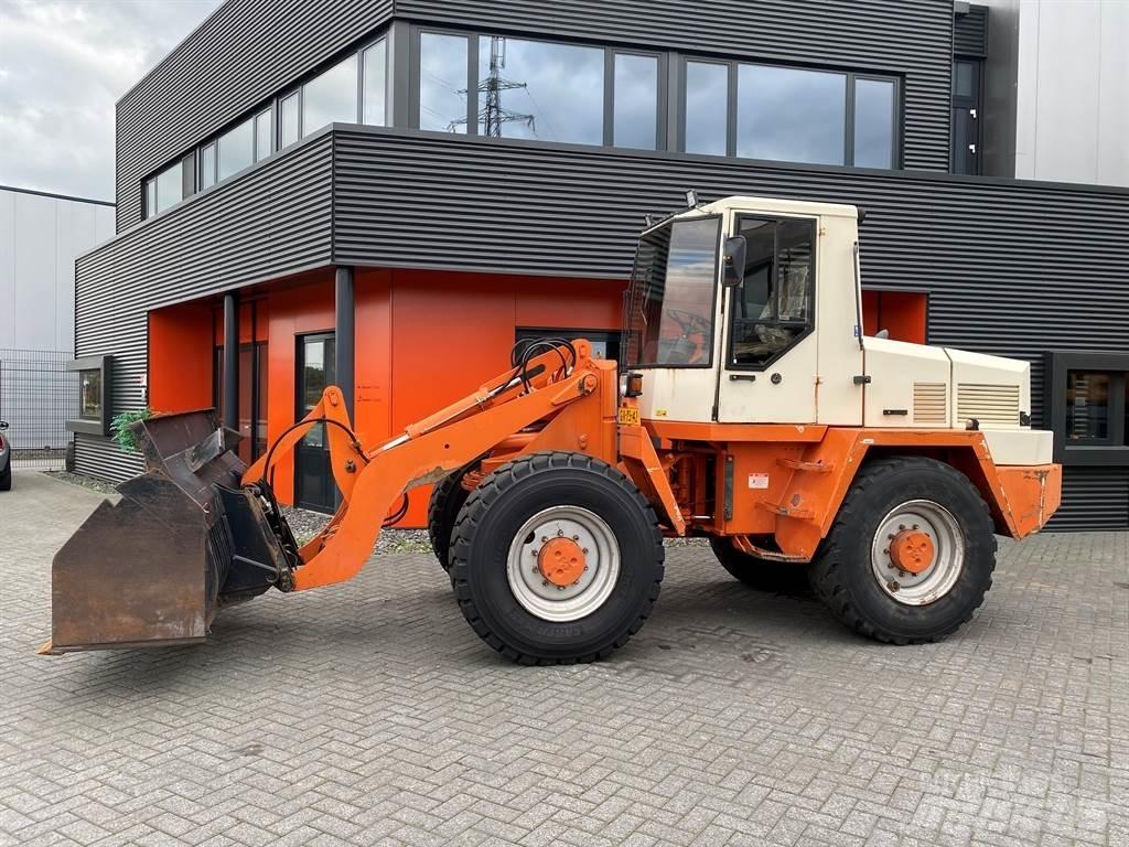 Schaeff SKS 661 Naudoti ratiniai krautuvai