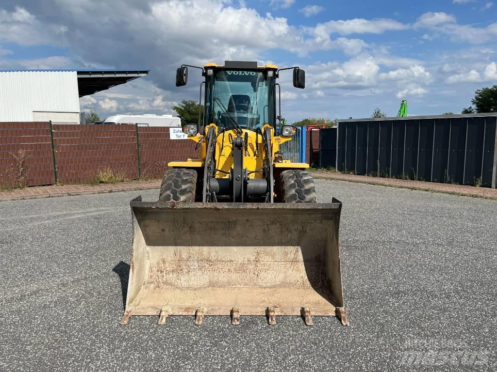 Volvo L 35 GS Krautuvai su šoniniu pasukimu