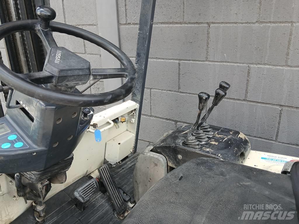 Nissan Q02 L 25 CU Elektriniai šakiniai krautuvai