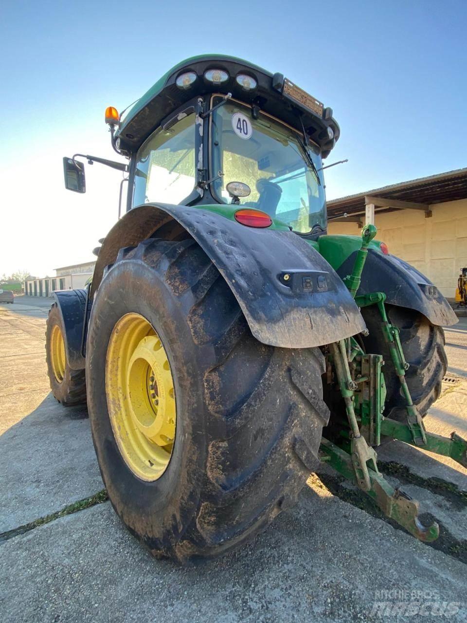 John Deere 8345 R Traktoriai
