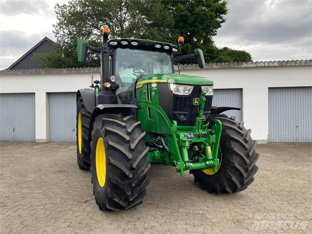 John Deere 6R 215 Traktoriai