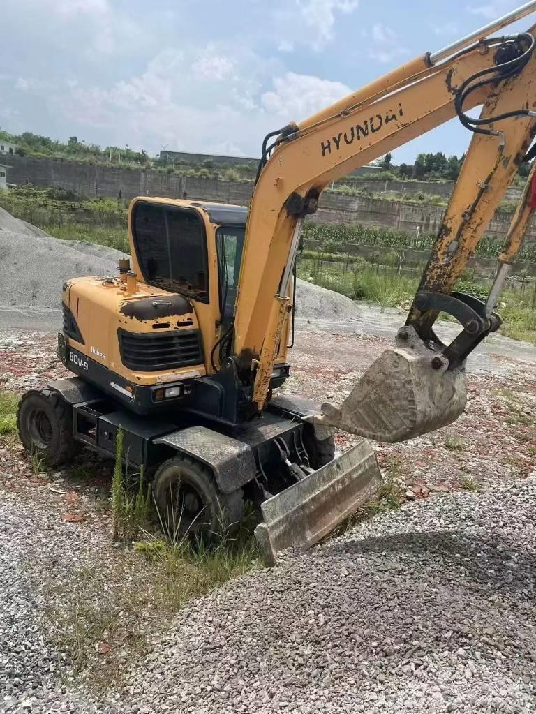 Hyundai 60W-9 Ratiniai ekskavatoriai