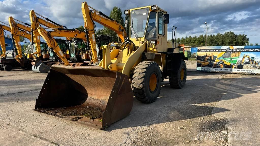 Komatsu WA 200 Naudoti ratiniai krautuvai
