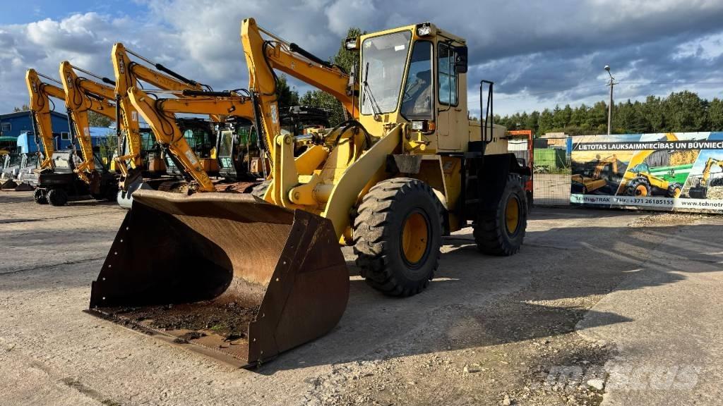 Komatsu WA 200 Naudoti ratiniai krautuvai