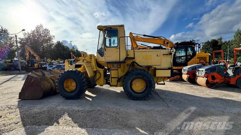 Komatsu WA 200 Naudoti ratiniai krautuvai