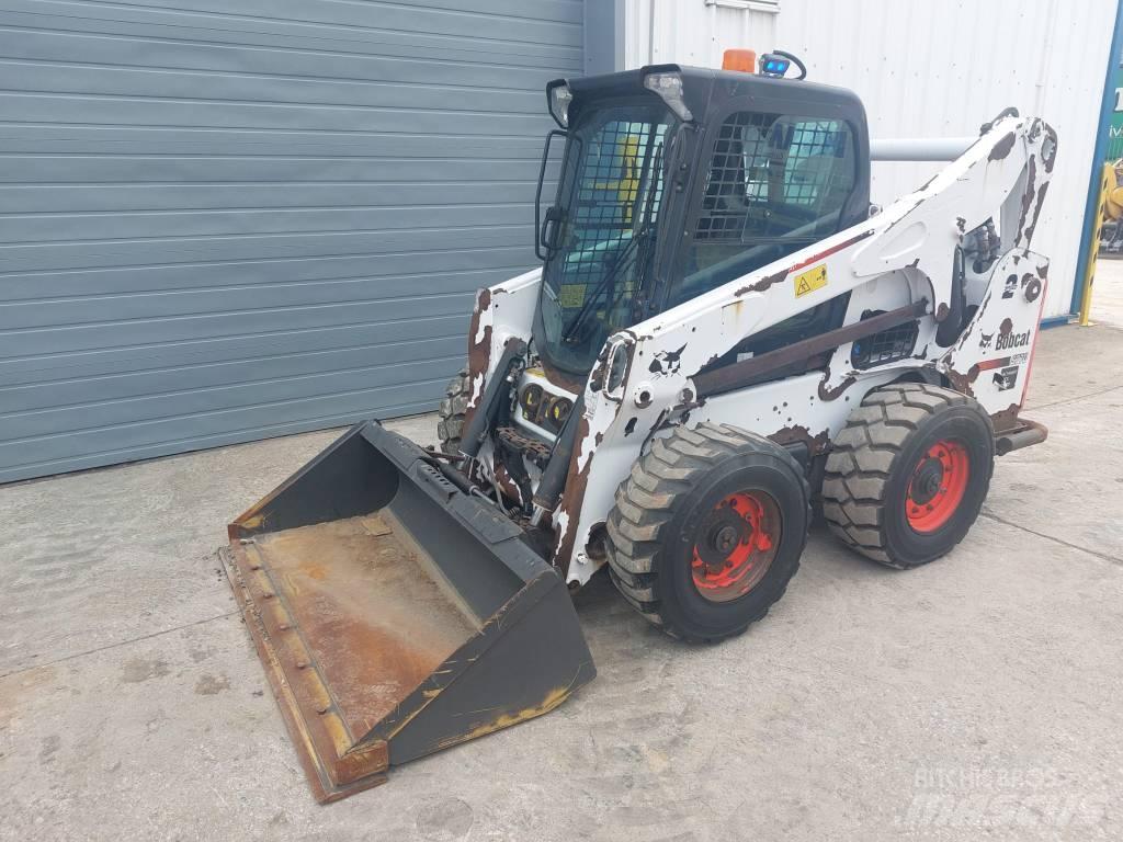 Bobcat 377 Krautuvai su šoniniu pasukimu