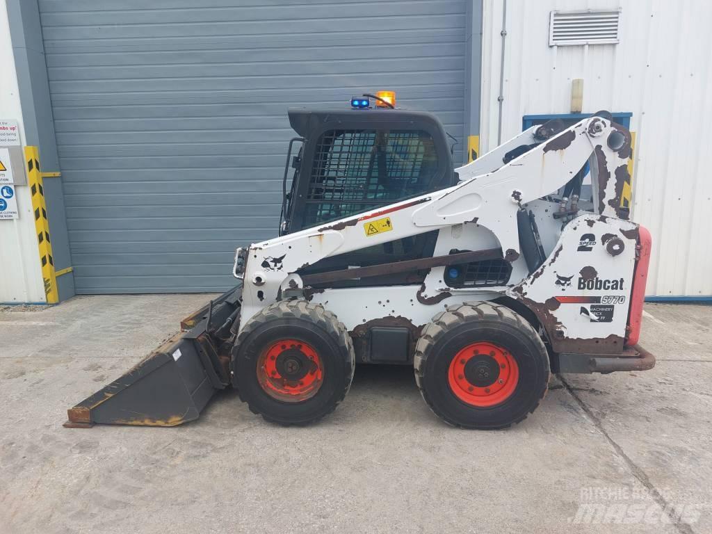 Bobcat 377 Krautuvai su šoniniu pasukimu