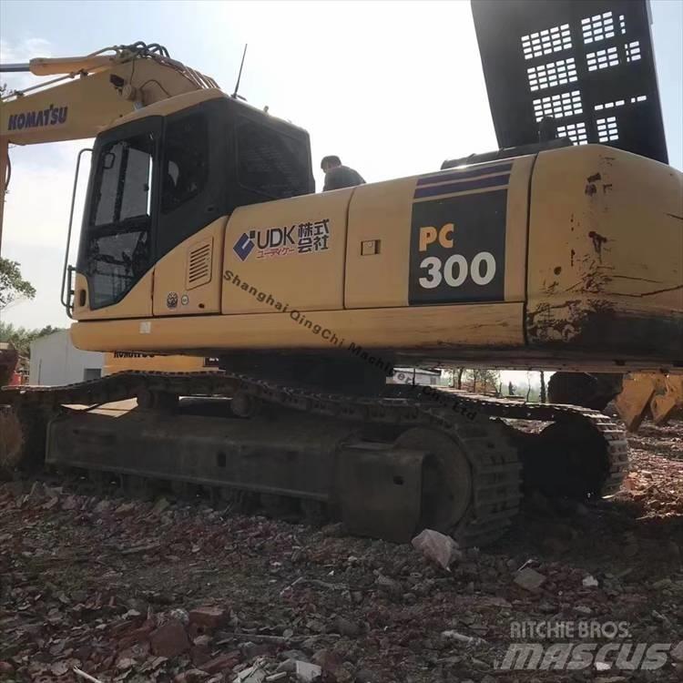 Komatsu 300 Vikšriniai ekskavatoriai