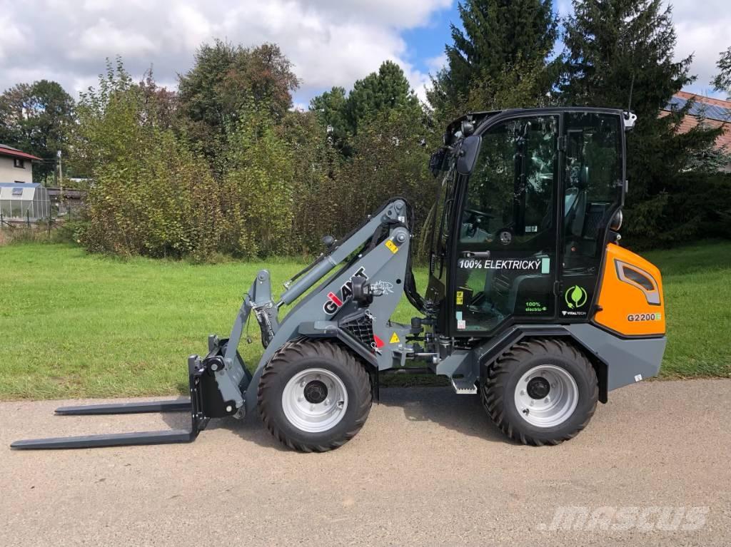 GiANT G 2200 E Daugiafunkciniai pakrovėjai