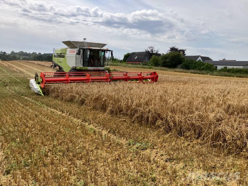 CLAAS Lexion 760 Derliaus nuėmimo kombainai