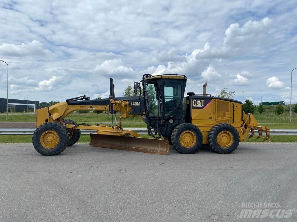 CAT 140M Greideriai