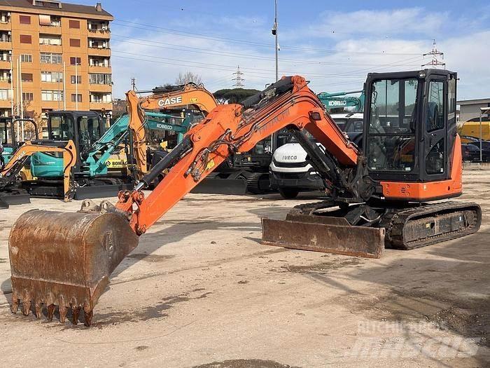 Hitachi ZX65USB Mini ekskavatoriai < 7 t