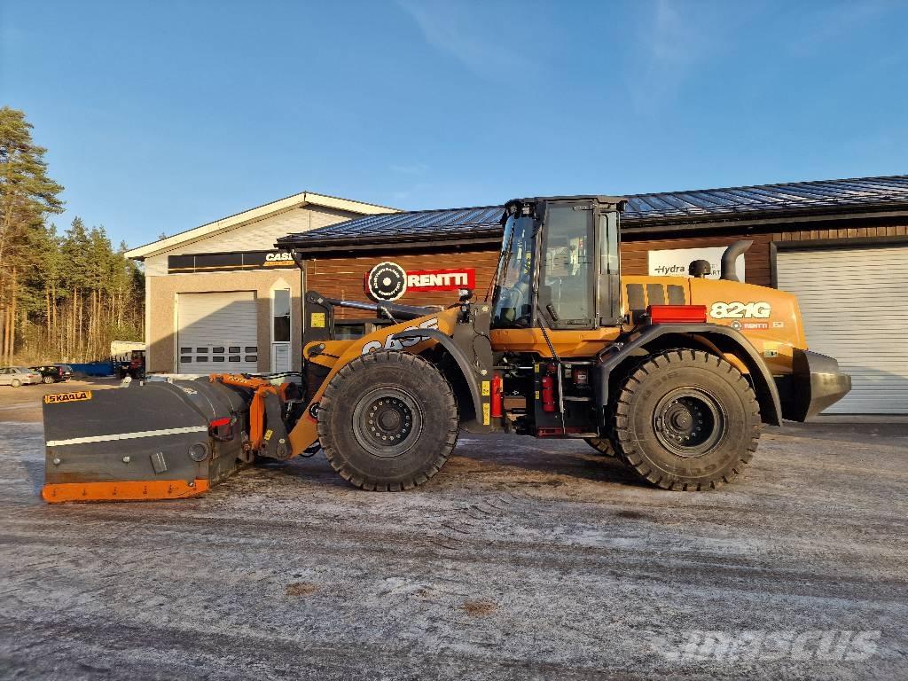 CASE 821 G2 Naudoti ratiniai krautuvai