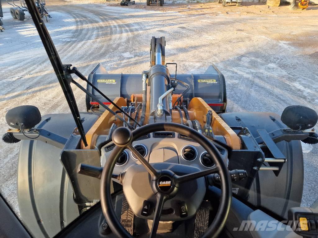 CASE 821 G2 Naudoti ratiniai krautuvai