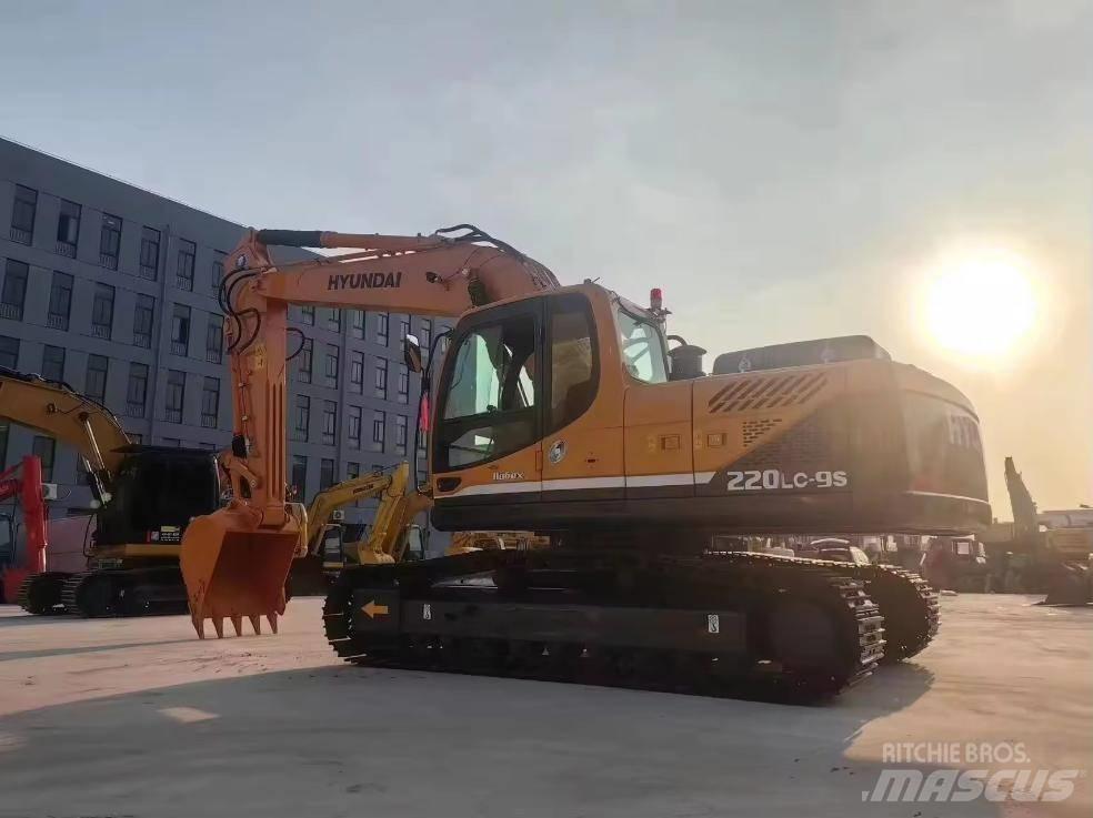 Hyundai HX 220 LC-9S Vikšriniai ekskavatoriai