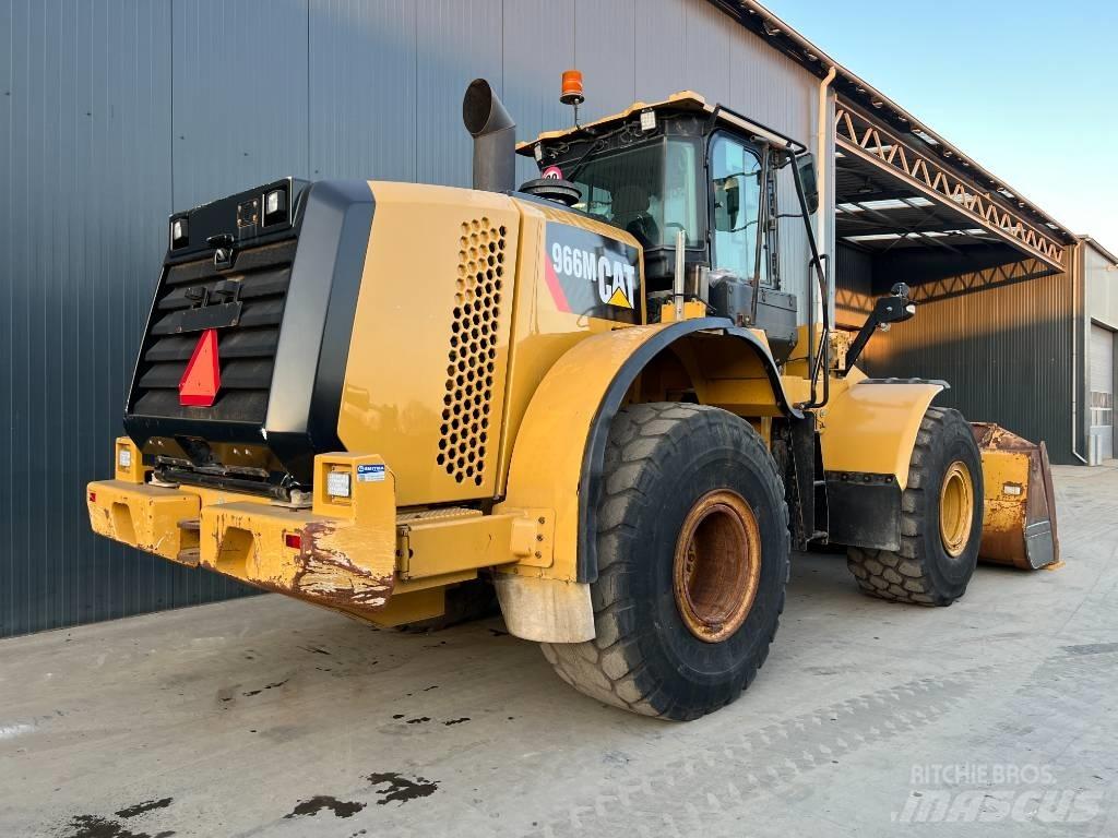 CAT 966M Naudoti ratiniai krautuvai