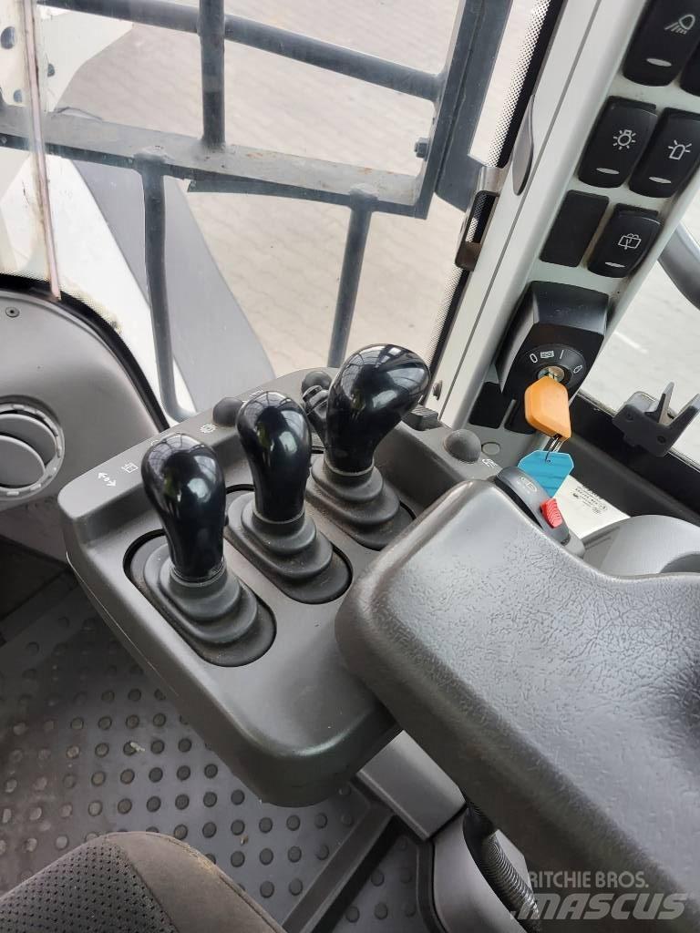 Volvo L 110 H Naudoti ratiniai krautuvai