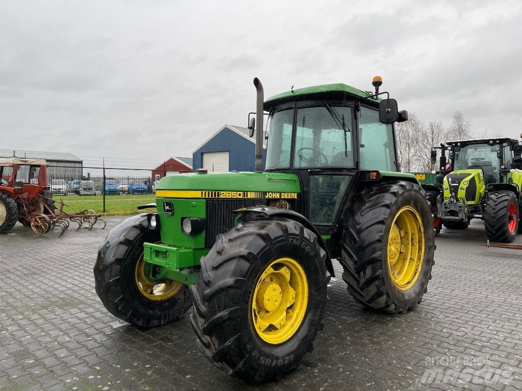 John Deere 2650 Traktoriai