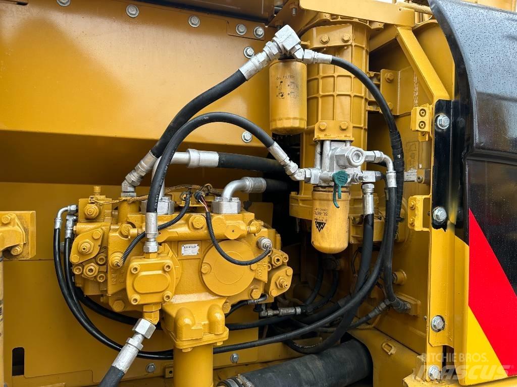 CAT 320 Vikšriniai ekskavatoriai