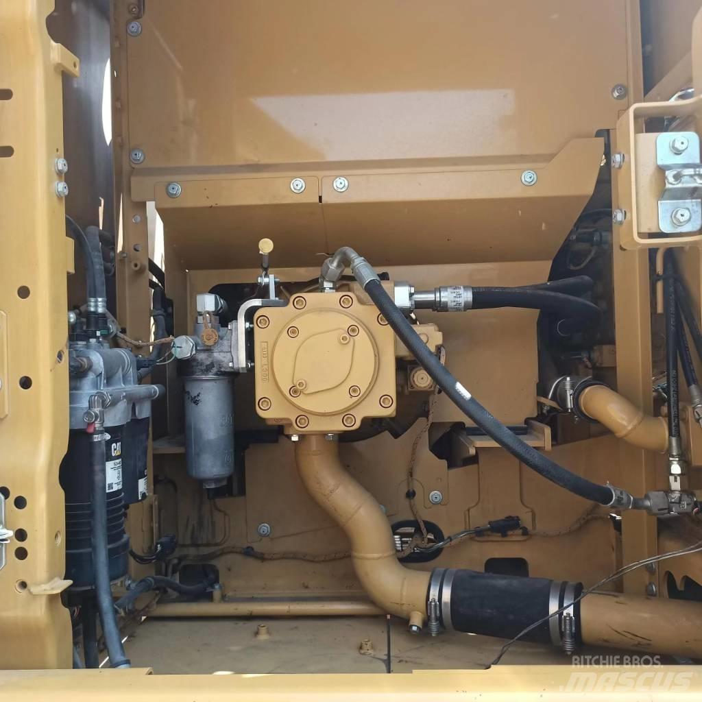 CAT 320 Vikšriniai ekskavatoriai