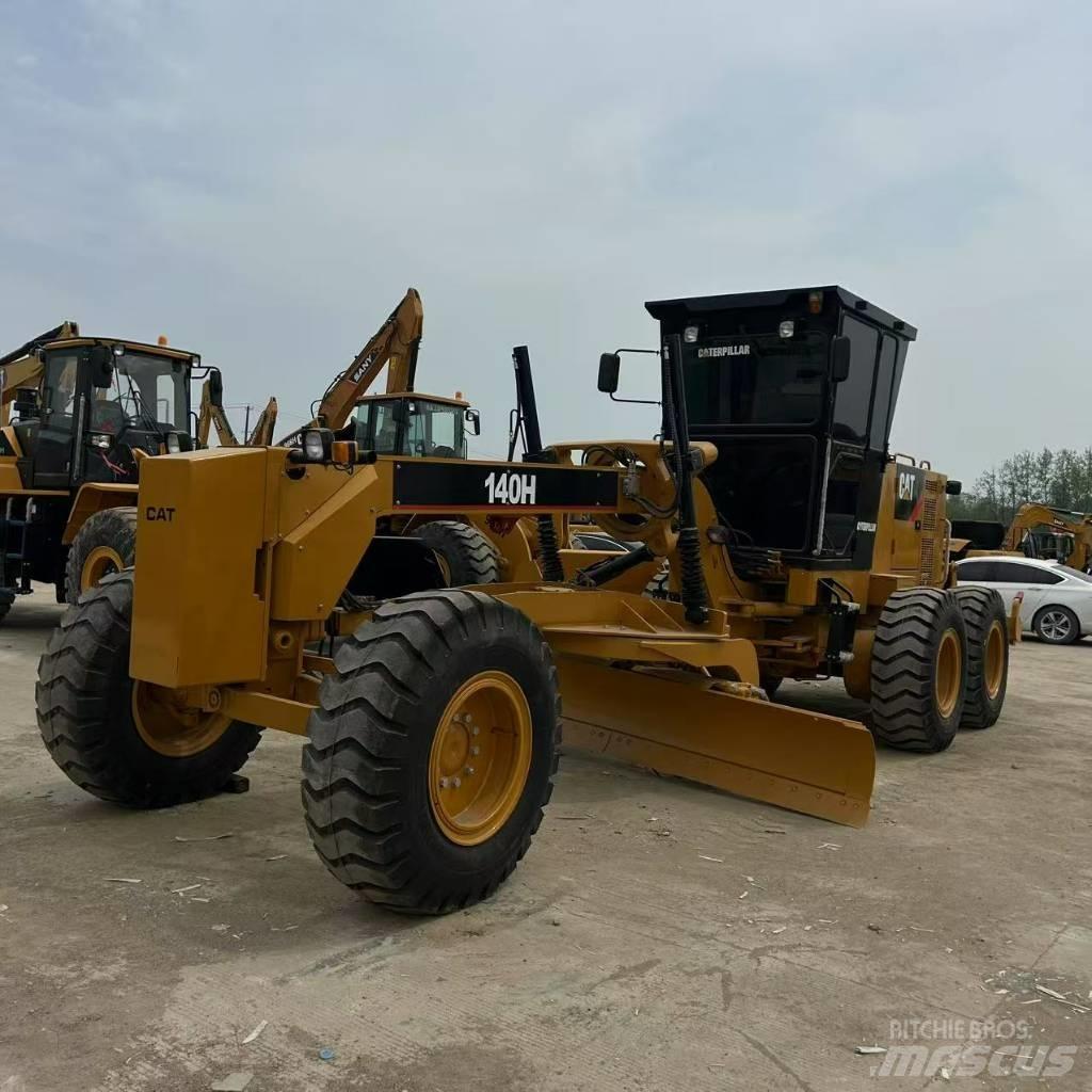 CAT 140 H Greideriai