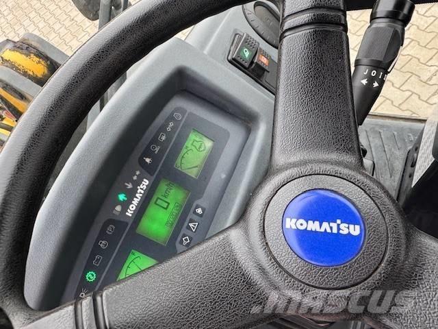 Komatsu WA 80 M Naudoti ratiniai krautuvai
