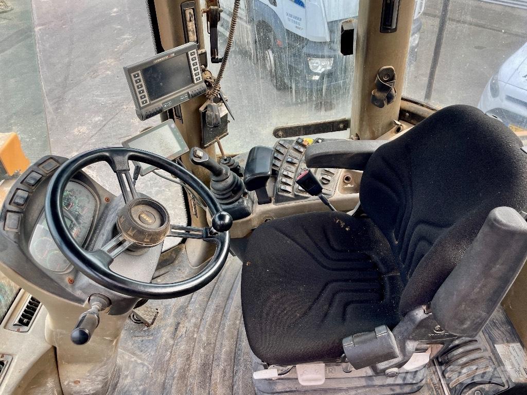 CASE 721F Naudoti ratiniai krautuvai