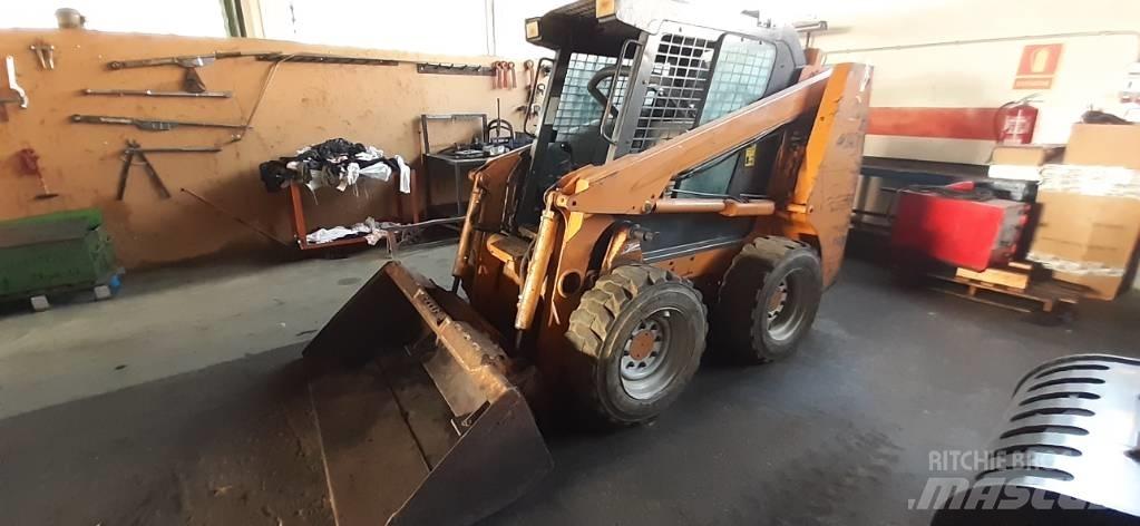 CASE 40XT Krautuvai su šoniniu pasukimu