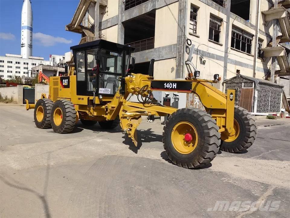 CAT 140H Greideriai