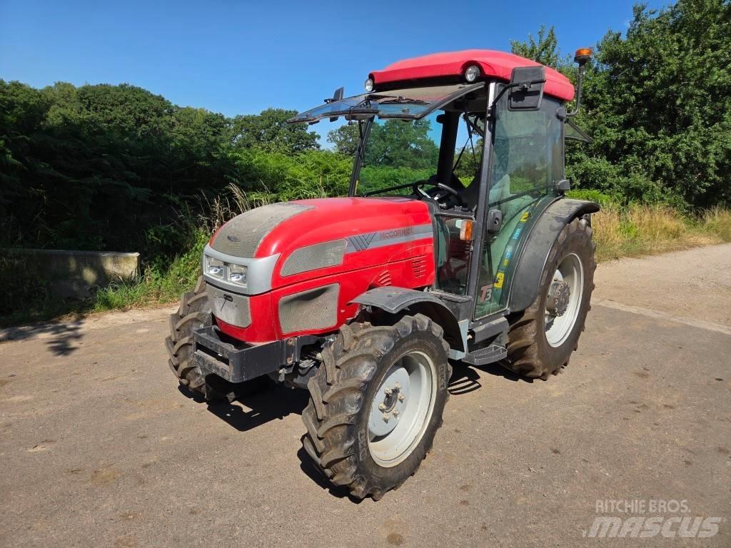 McCormick F 90 Traktoriai