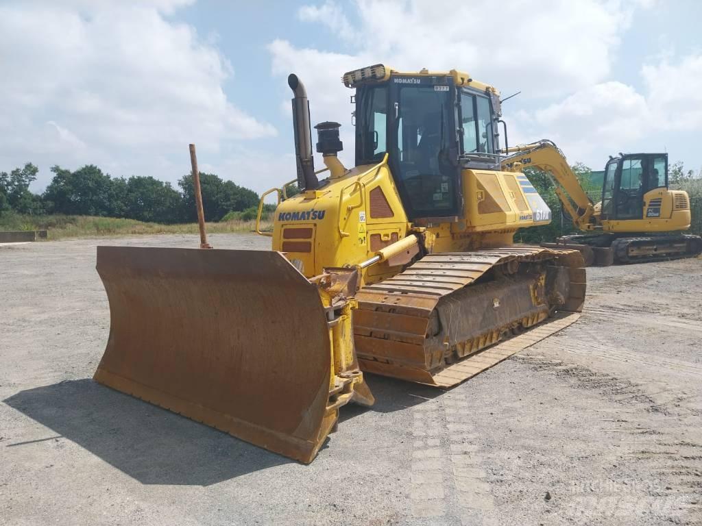 Komatsu D61PX-23 Vikšriniai buldozeriai