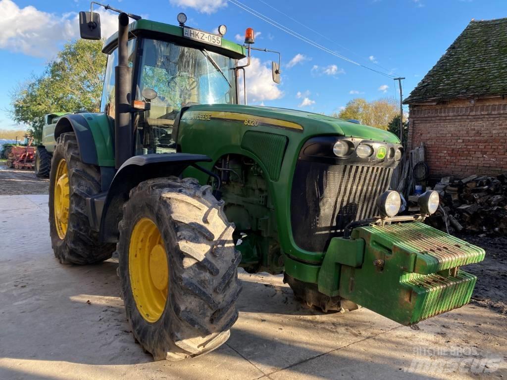 John Deere 8320 Traktoriai