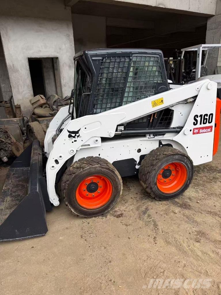Bobcat S 160 Krautuvai su šoniniu pasukimu