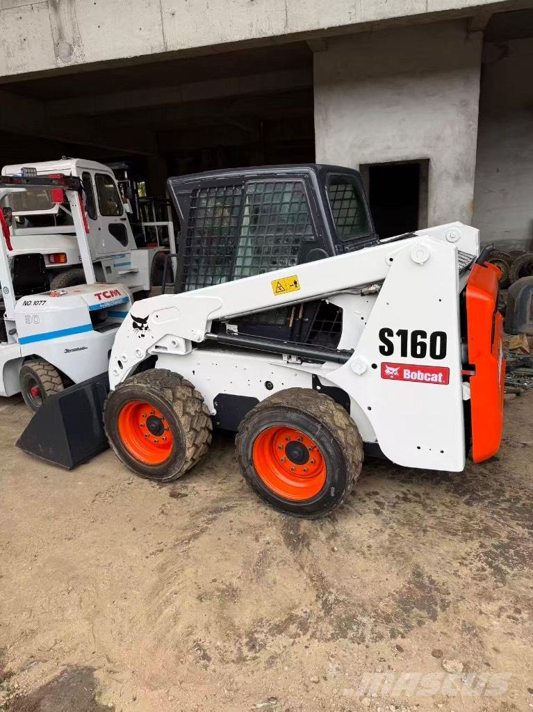 Bobcat S 160 Krautuvai su šoniniu pasukimu