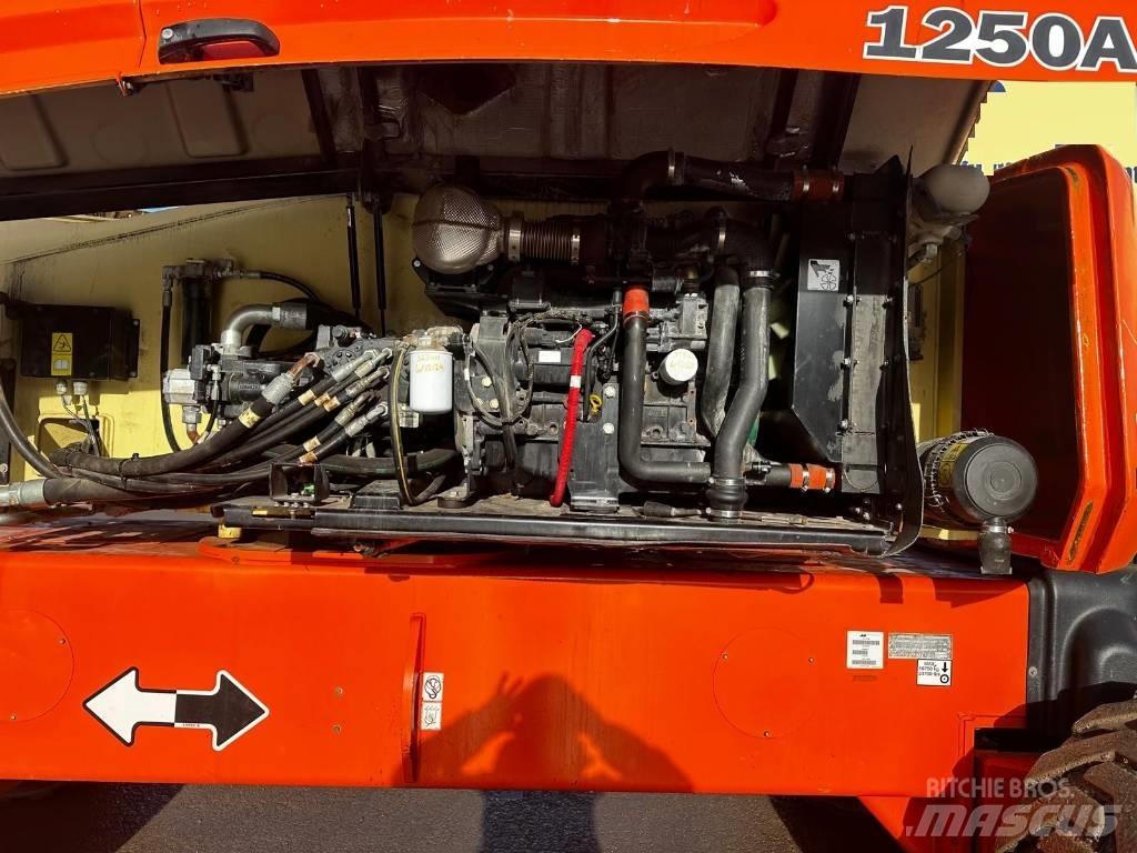JLG 1250 AJP Alkūniniai keltuvai