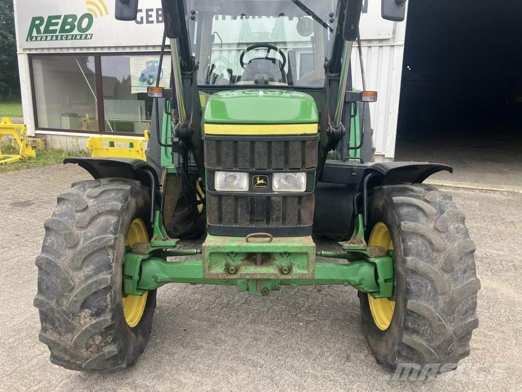 John Deere 6110 SE Traktoriai