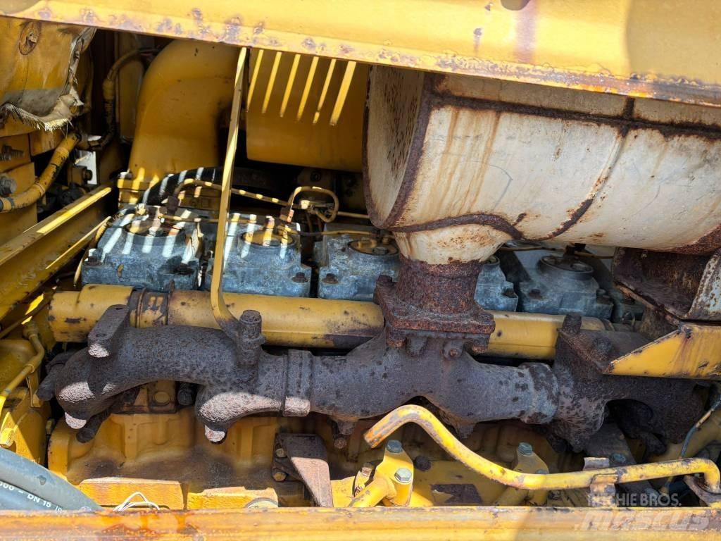 Komatsu D65PX-8 Vikšriniai buldozeriai